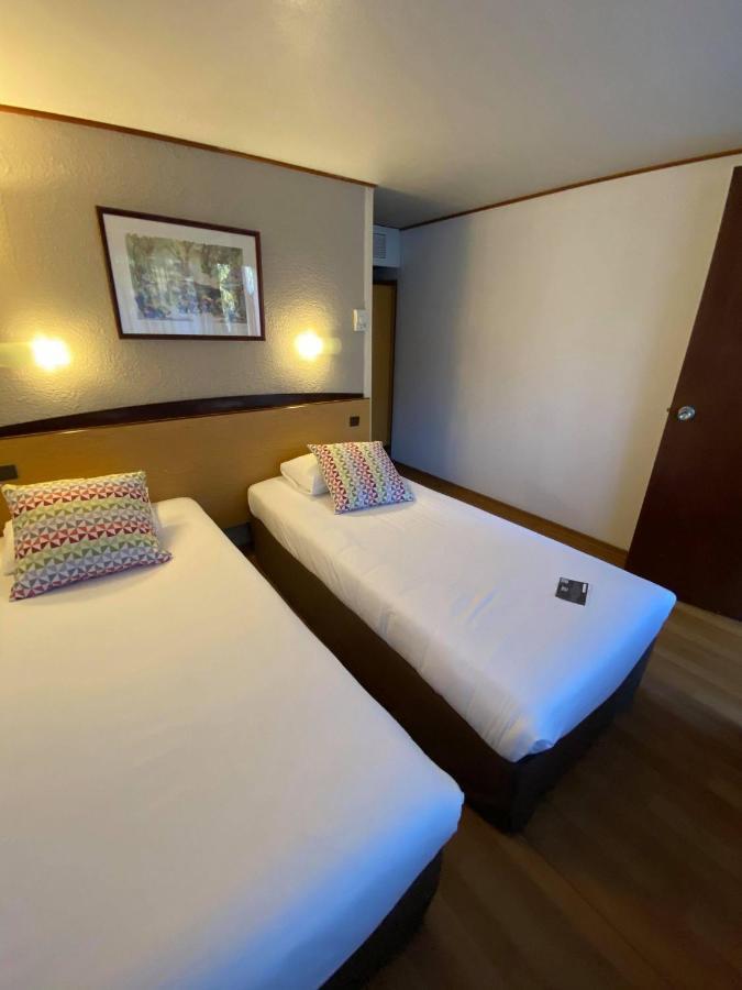ก็องปานีล มานอสค์ Hotel มาโนสก์ ภายนอก รูปภาพ