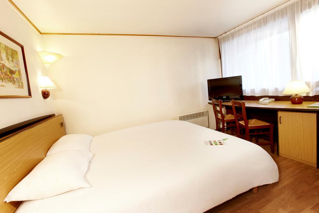 ก็องปานีล มานอสค์ Hotel มาโนสก์ ภายนอก รูปภาพ