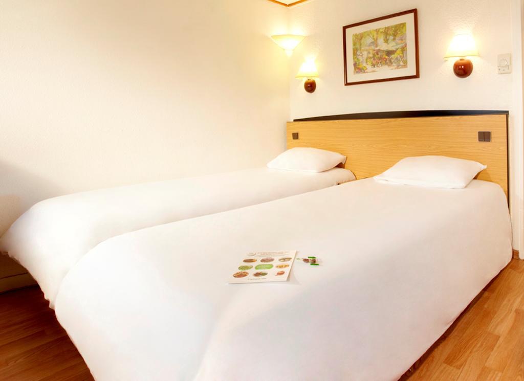 ก็องปานีล มานอสค์ Hotel มาโนสก์ ภายนอก รูปภาพ