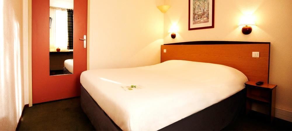 ก็องปานีล มานอสค์ Hotel มาโนสก์ ภายนอก รูปภาพ